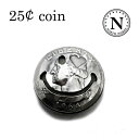 ■商品説明 ■メーカー名：NORTH WORKS　【ノースワークス　オリジナル】■品名：25セントクォーター　コインコンチョ　VINTAGE 25¢ SILVER COIN ワシントン■カラー/素材：Silver900 ■サイズ：本体 / 25mm ■店長コメント U.S ヴィンテージコインの素材の美しさを引き出した製品群で世界的に注目されているブランド、NORTH WORKS（ノース・ワークス）。 ヴィンテージのシルバーコインは、古くはネイティブアメリカンが製作したものや、サンフランシスコなどでヒッピー達がコインをアートとして加工したジュエリーなどが挙げられ、 それらがノース・ワークスのデザインの源流となっている。1点ずつ手作業で作り上げていく製品は、全てに違う表情を持つと同時に、 何年経っても色褪せることのない本物の魅力を備えている。ノース・ワークスは、そんな時代を超えた味わい深いモノ作りに挑む希少なシルバーブランドです。 ■NORTH WORKS（ノース・ワークス）North Cafe &amp; Craftの創業者である橋本氏の技術と意志を受け継いだ4人のクラフトマンが、新たに立ち上げたブランド。 U.S ヴィンテージコインの素材の美しさを引き出した製品群は、古くはネイティブアメリカンが製作したものや、サンフランシスコなどで、 ヒッピー達がコインをアートとして加工したジュエリーなどが、デザインの基礎となり、変わらない本物の価値を持つ、手作りのアイテムとして世界的に評価されています。 1点ずつ手作業で作り上げていくため、それぞれ顔があり、作り手のぬくもりと、何年経っても色褪せることのないヴィンテージ銀貨を、時代を超えて現代につたえています。※サンプル画像になりますので布製ポーチは付属致しませんのでご了承願います。 ■特典 無料にてスペーサーが付きます。 【備考欄にスペーサーの色希望を記載ください】色は タン ブラウン ブラック （記入が無い場合、当店で選ばせていただきます。）素材は繊維密度の高い北米産サドルレザー Wバット判です。装着した際　肉厚な為安物のスペーサーと違い薄くなりにくい高級品です。 ■ラッピング　【楽ギフ_包装】贈り物用にラッピングいたします。色・柄は商品サイズにより変更があります。ギフトプレゼントにもぜひご利用ください。誕生日 誕生日プレゼント 就職 就職祝い 入学 入学祝い 昇進 昇進祝い 記念日 クリスマス バレンタイン 父の日 ■ギフト対応について 類似商品はこちらアメリカ 25セント スマイル＆スター コンチ14,300円アメリカ 25セント スマイル＆ウィンク コン14,300円アメリカ 25セント スマイル＆スカル コンチ14,300円アメリカ 10セント スマイル＆ウィンク コン8,800円アメリカ 50セント スマイル＆ハート コンチ16,500円アメリカ 1ドル モーガン スマイル&ハート 22,000円メンズ 財布 パーツ FUNNY ファニー コ2,200円財布 パーツ FUNNY ファニー コンチョ 1,100円メンズ 財布 パーツ FUNNY ファニー コ1,100円新着商品はこちら2024/3/27ロンソン オイルライター ラッピング8,800円2024/3/26シルバーアクセサリー セーフティーピン ラージ2,640円2024/3/26ゴシッククロス クロスボール コンチョ 十字ク4,620円再販商品はこちら2024/3/27オイルライター 世界で初めてワンタッチ着火のオ8,800円2024/3/27魔女の宅急便 ジジ2 NZ-11 ジッポー オ10,450円2024/3/27紅の豚 ポルコとジーナ NZ-41 ジッポー 10,450円2024/03/27 更新