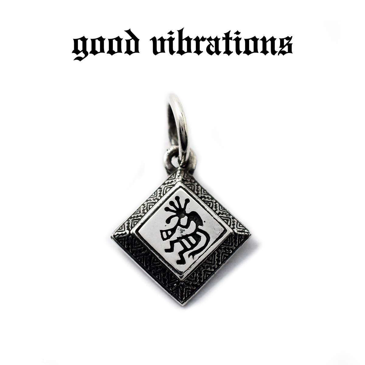 【good vibrations 正規取扱店】【送料無料】グッドバイブレーションズ ホピ族 豊穣の精霊 ココペリ プレート チャーム ペンダントトップ インディアン カチーナ スターリングシルバー 純銀 Silver925 ネックレス