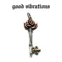 【good vibrations 正規取扱店】シルバーアクセサリー グッドバイブレーションズ ローズ 薔薇 リリィ 百合の紋章 鍵 モチーフ キー チャーム ペ...