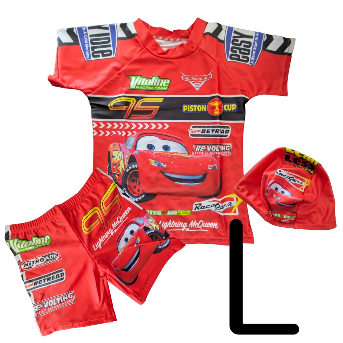 新入荷 【キッズ水着 男の子用】車カーズ柄 3点セット（ラッシュガード・キャップ・パンツ）夏用 子供水着 海水浴 プール 日焼け防止 子供用水着 男児 Lサイズ (110-120cm) 5歳～6歳 レッド レジャー 夏休み 水あそび プレゼント