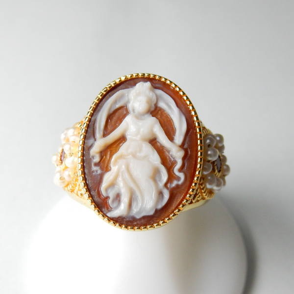 diluca(ディルーカ)カメオ・リング「羽衣をまとう天女」シルバー製枠