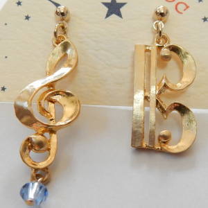 【パルナートポック】音部記号ピアス