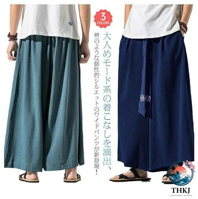 大人めモード系の着こなしを演出、袴のような個性的シルエットのワイドパンツが新登場！ゆるめに穿きこなせるゆったりとしたビッグシルエットと絶妙な丈感で、旬のコーデを実現してくれます。エスニック・和風スタイルとの相性はもちろん、Tシャツと合わせてカジュアルに、アレンジ自在の優秀パンツです。さらさらとした素材感で作りながらも上品なドレープ感あり、 オールシーズン楽しんでいただけます。見た目はスカートのようですがワイドパンツですので、メンズ・レディース問わず誰でも着用していただけます。 サイズM L XL 2XL 3XLサイズについての説明M：ズボン丈96cm ヒップ120cm ウェスト68cm/　 L：ズボン丈97cm ヒップ122cm ウェスト71cm/　 XL：ズボン丈98cm ヒップ124cm ウェスト73cm/　 2XL：ズボン丈99cm ヒップ126cm ウェスト77cm/　 3XL：ズボン丈100cm ヒップ128cm ウェスト80cm/　 ※サイズ表の実寸法は商品によって1-3cm程度の誤差がある場合がございます。素材綿麻混色ブラック ブルー ネイビー備考 ●サイズ詳細等の測り方はスタッフ間で統一、徹底はしておりますが、実寸は商品によって若干の誤差(1cm〜3cm )がある場合がございますので、予めご了承ください。 ●商品の色は、撮影時の光や、お客様のモニターの色具合などにより、実際の商品と異なる場合がございます。あらかじめ、ご了承ください。●製品によっては、生地の特性上、洗濯時に縮む場合がございますので洗濯時はご注意下さいませ。▼色味の強い製品によっては他の衣類などに色移りする場合もございますので、速やかに（脱水、乾燥等）するようにお願いいたします。 ▼生地によっては摩擦や汗、雨などで濡れた時は、他の製品に移染する恐れがございますので、着用の際はご注意下さい。▼生地の特性上、やや匂いが強く感じられるものもございます。数日のご使用や陰干しなどで気になる匂いはほとんど感じられなくなります。