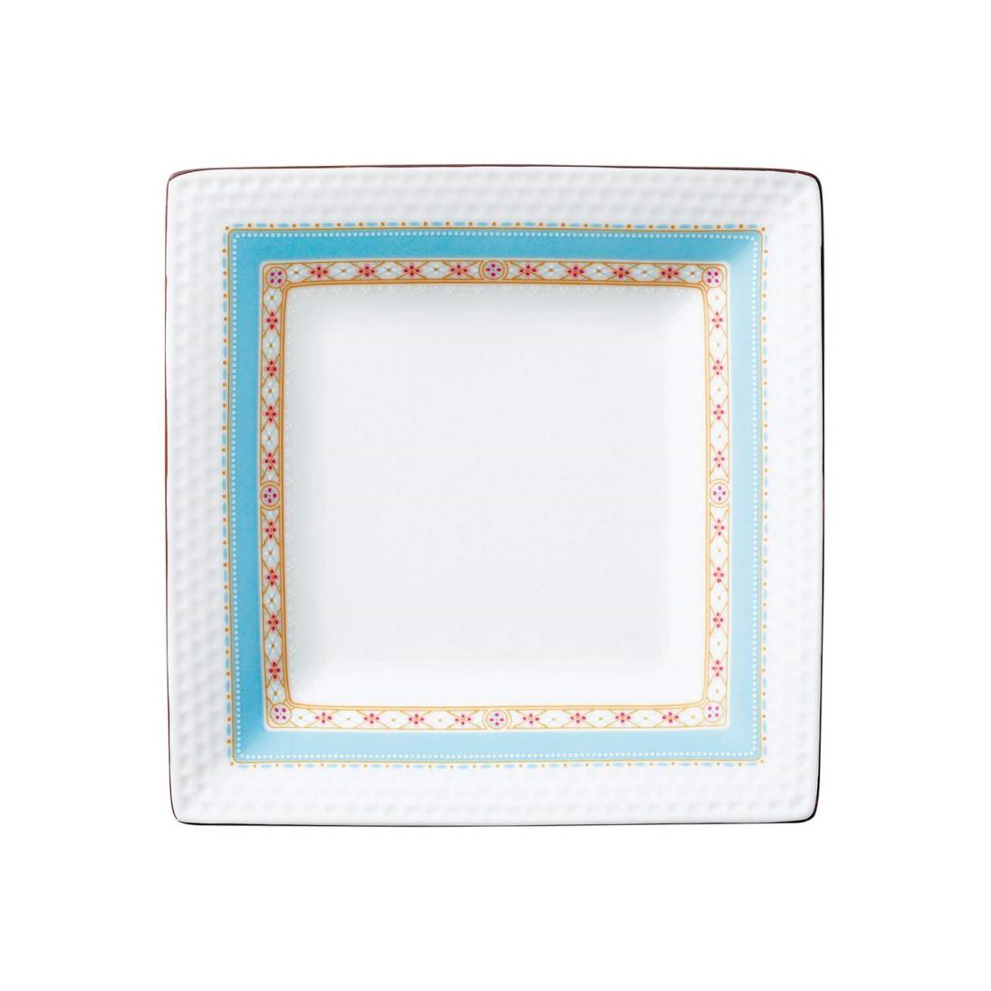 サイズ：直径約19cm・高さ約2.5cm◆商品名：Noritake ノリタケ スクエア プレート 19cm ハミングブルー 電子レンジ対応 食洗器対応 1枚 ファインポーセレン 5340A/1645直径約19cm・高さ約2.5cmレンジOK清涼なターコイズブルーに繊細な白盛が愛らしく、小花をまとう菱文様は、 和テイストの彩り。心弾む明るいカラーに思わず笑みがこぼれそう…