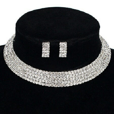 ラインストーン5連オメガチョーカー+ピアス セット 抜群の存在感【結婚式 パーティー 披露宴 フォーマル お呼ばれ 二次会 謝恩会 演奏会 ボレロ 衣装】【ネッ...