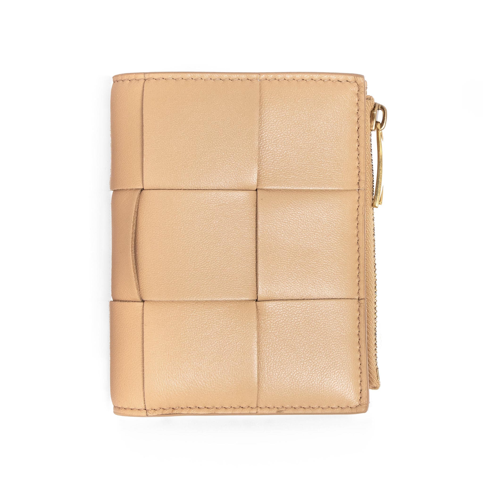 ボッテガヴェネタ BOTTEGA VENETA 財布 レディース 二つ折り財布 CASSETTE SMALL BI-FOLD ZIP WALLET  651381 VCQC4 2700 ALMOND-GOLD