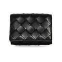 {beKFl^ BOTTEGA VENETA z fB[X O܂z INTRECCIATO TINY TRI-FOLD ZIP WALLET [Cg`[g ^Cj[ O܂t@Xi[EHbg] 666944 VCPP3 8425 BLACK-GOLDy~jzz