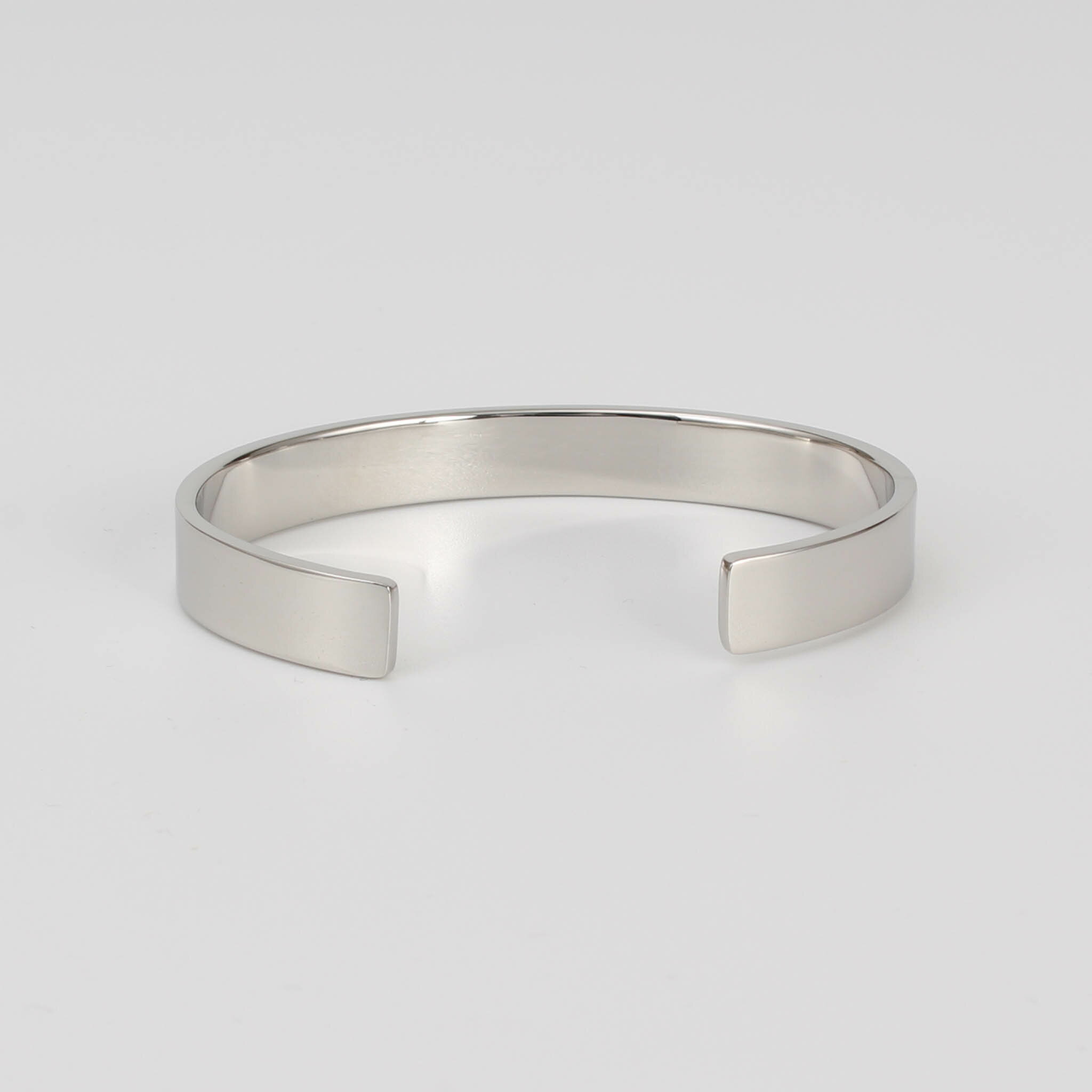 ��10��OFF�����ݥ��оݡۥ��२��6 �᥾��ޥ른���� MM6 MAISON MARGIELA �֥쥹��å� NUMERIC MINIMAL SIGNATURE CUFF BRACELET [�ߥ˥ޥ륷���ͥ��㡼 ���ե֥쥹��å�] ��ǥ����� SM6UY0061 P6469��2026SS��