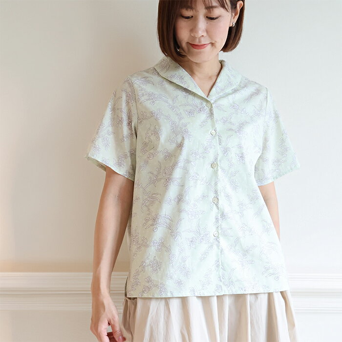 Rakuten - リバティ ショールカラー半袖ブラウス　＜マロリー＞半袖シャツ　前ボタン　涼しい　着やせ　 楽　リバティプリント　国内縫製