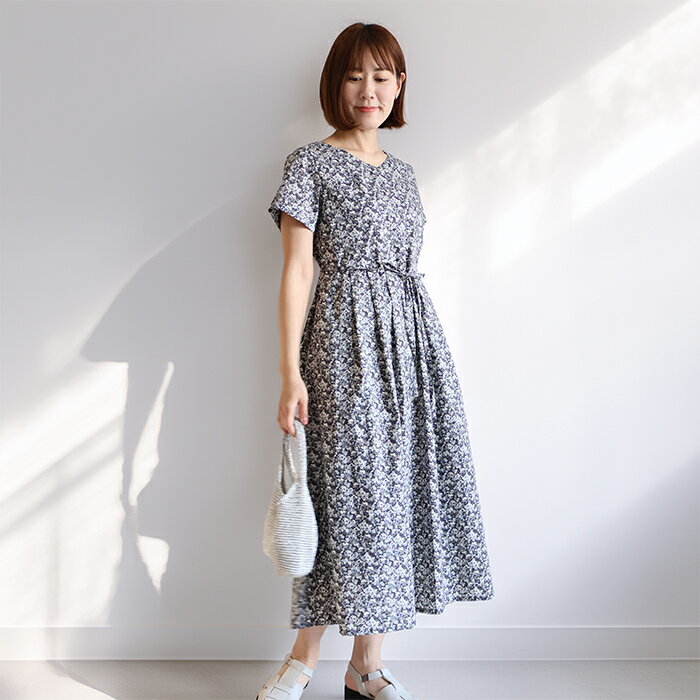 Rakuten - リバティ ワンピース ＜レイラ＞レディース 半袖 Vネック フレア タック 細見え 体型カバー 上品 きれいめ 通勤 フォーマル