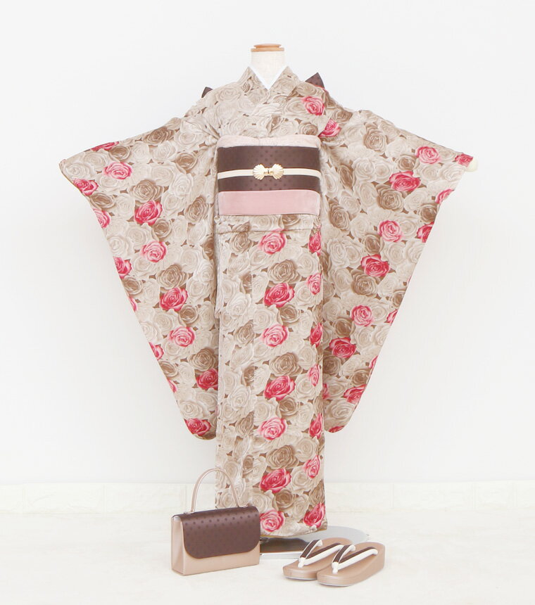 ◆人気キーワード◆ 送料無料　七五三　753　7歳 ジルスチュアート　七歳　着物　レンタル　草履　バッグ　フルセット　一生に一度の 返品・交換について 商品の返品・交換は次の場合のみとさせていただいております。1. 商品が不良の場合2. 配達途中の事故などで破損・損傷が生じた場合3. ご注文いただいたものと異なる商品が届けられた場合上記のような状況が発生した場合、至急ご連絡いただきますようお願いいたします。「サイズが合わない」「イメージと違う」「注文を間違えた」等のお客様都合での返品や交換はお受けいたしかねます。 商品について 商品番号7-0216 素材ポリエステル サイズ裄54cm　袖丈75cm身丈135cm 対象年齢6-7歳 レンタル内容着物、長襦袢(半襟縫い付け済)、作り帯、帯揚げ、帯締め、しごき、筥迫、びらかん、扇子、伊達締め、腰紐3本、コーリンベルト、草履、バッグ 商品状態レンタル 注意書き帯はお選びいただくことができません。あらかじめご了承ください。モニターの発色の具合によって実際のものと色が異なる場合がございます。半襟/草履バッグ/その他小物は変更になる場合があります。あらかじめご了承ください。＝＝＝　重　要　＝＝＝ご購入前に必ずレンタルご予約状況をご確認ください 現在のご予約済み日は商品画像の下に記載しております。 ↓　↓　レンタルご予約状況まで　↓　↓↓　↓　スクロールしてください　↓　↓ 予約済みの日程とご希望の使用日が重複している場合は、ご注文をお受けできません。 レンタルご予約状況※レンタル前に必ずご確認下さい！ 〇レンタル可能です。 上記の期間以外はレンタル可能です。仕様上、ご予約の反映には最大24時間かかる場合がございます。定休日前日の予約状況の反映は翌営業日中となります。 返品・交換について 商品の返品・交換は次の場合のみとさせていただいております。1. 商品が不良の場合2. 配達途中の事故などで破損・損傷が生じた場合3. ご注文いただいたものと異なる商品が届けられた場合上記のような状況が発生した場合、至急ご連絡いただきますようお願いいたします。「サイズが合わない」「イメージと違う」「注文を間違えた」等のお客様都合での返品や交換はお受けいたしかねます。 商品について 当着物の素材について薄めの生地を使用したお着物です。 商品番号7-0216 素材ポリエステル サイズ裄54cm　袖丈75cm身丈135cm 対象年齢6-7歳 レンタル内容着物、長襦袢(半襟縫い付け済)、作り帯、帯揚げ、帯締め、しごき、筥迫、びらかん、扇子、伊達締め、腰紐3本、コーリンベルト、草履、バッグ 商品状態レンタル 注意書き帯はお選びいただくことができません。あらかじめご了承ください。モニターの発色の具合によって実際のものと色が異なる場合がございます。半襟/草履バッグ/その他小物は変更になる場合があります。あらかじめご了承ください。 サイズ表適応身長女の子用草履男の子用草履 2〜3歳用90cm〜105cm13cm〜18cm14.5cm〜18cm 4〜5歳用105cm〜115cm17cm〜21cm18cm〜21cm 6〜7歳用115cm〜125cm18cm〜21.5cmー 10歳用125cm〜135cmー21cm〜22cm ※サイズは目安になります。規定サイズ外はご用意がございませんのでご了承ください。 ≪オプション≫ ストレッチ足袋　サイズ表 ≪SS≫13cm〜14cm≪S≫15cm〜16cm≪M≫17cm〜18cm≪L≫19cm〜20cm≪LL≫21cm〜22cm ※足サイズにより上記の中からご用意させていただきます。 規定サイズ外はご用意がございませんのでご了承ください。