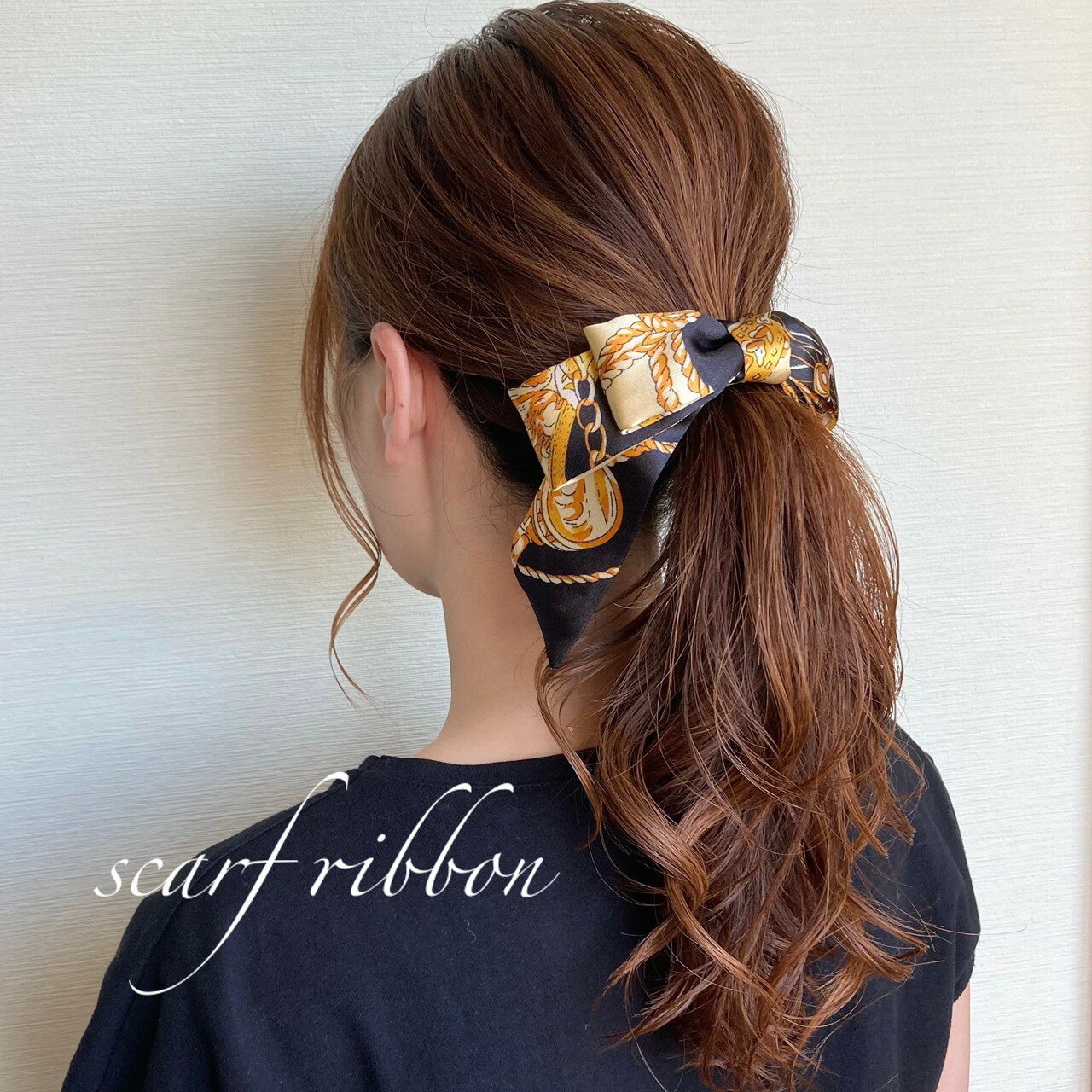 scarf ribbonバナナクリップ アーチ型 シンプルコーデのアクセントに&#9835; 大人な雰囲気でさらりとオシャレが決まるscarf ribbon モノトーンコーデや、ジーンズとも相性バッチリ^ ^ つけるだけでオシャレ度がアップ&#9835; コーデの幅が広がります！ 【アーチ型クリップとは】 使い方はとっても簡単。 毛量の多い方はそのまま手ぐしで髪をまとめて挟むだけ。 普通量;少なめの方は細めのヘアゴムで結んだ上にクリップを止めるだけ。 クリップ自体に丸みがあるので、ハーフアップでもフルアップでも綺麗なシルエットに仕上がります。 通常、右利き用（右から髪を挟んで左手で止める）で作成しています。 左利き用をご希望の方は備考欄にてオーダーをお願いします。 ハンドメイド作品です。 ひとつひとつ丁寧にお作りしていますが、 接着剤のはみ出しや、少しの歪みがある場合もあります。 市販品ほどの完璧を求める方は購入をお控えくださいね。 商品説明 サイズ　横幅約センチ2段目リボン クリップから10cm垂れ 素材　　ポリエステル モニターの発色により実際と異なる場合があります。