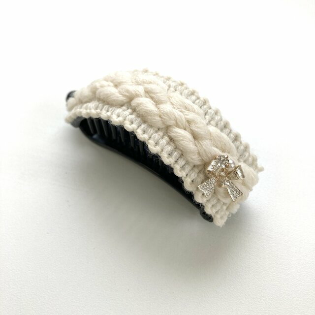 【white knit charm】ヘアアクセサリー ヘアクリップ バナナクリップ リボン　クリスマス　プレゼント 花 バレッタ バナナクリップアーチ型 大きめ 小さめ しっかり シンプル 黒 可愛い おしゃれ バナナクリップアーチ型 パーティー 左利き