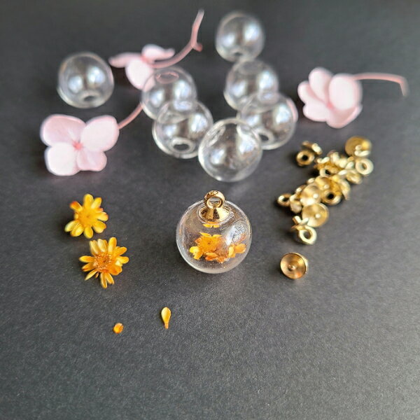 ガラスドーム 【 16 mm】 吹きガラス ガラスチャーム ドーム クリア ガラス 球体 ガラス球 チャーム 16mm クリア 透明 アクセ パーツ チープーチのサムネイル