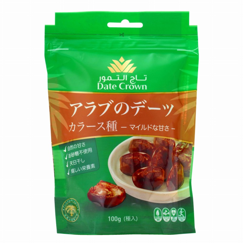 商品情報【内容量】100g【原材料】デーツ：なつめやしの実（アラブ首長国連邦）【アレルゲン（28品目）】なし創健社 USOUQ デーツクラウン アラブのデーツ カラース種 100g デーツ ふっくら柔らかで、キャラメルのようなマイルドな甘さが特長のセミドライのデーツを厳選しました。くせになる濃厚な天然の甘さは、お子様からご年配の方まで美味しくお召し上がりいただけます。 ○数百種のデーツの中でも、中東のアラブ地域で好まれて食べられているデーツです。 〇ふっくら柔らかで、キャラメルのようなマイルドな甘さが特長のアラブ原産のセミドライのデーツです。 ○皮も口に残りにくく、セミドライで柔らかいので、お子さまからご年配の方まで美味しくお召し上がりいただけます。 ○デーツとはなつめやしの実で、砂漠の太陽をいっぱいに浴びた環境で生育し、大昔から砂漠の遊牧民の命を支えてきました。 〇コクのある濃厚な天然の甘さは、お茶うけ・スポーツ前後の栄養補給・おやつに最適です。 10