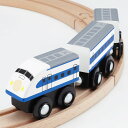 日本の鉄道車両を手のひらサイズの木製玩具に！古くて新しい鉄道玩具の登場です。子供が大好きな「鉄道」＋知育玩具の「木のおもちゃ」世界中で親しまれる「木製の鉄道おもちゃ」を、かっこいい日本を代表する鉄道車両をモデルにして製作したmoku TRAIN(モクトレイン)moku TRAINはお子様の大切な幼少期を「好奇心」と「安心・安全」で豊かなものにする、シンプルな木製鉄道玩具です。木のぬくもりを手で感じながら遊べます。国内で唯一のJR監修済、ST取得済。3両1セットで、接続は磁石ですので、低年齢でも簡単に連結できます。【サイズ】車両本体：W215×H33×D50パッケージ：W250×H40×D50
