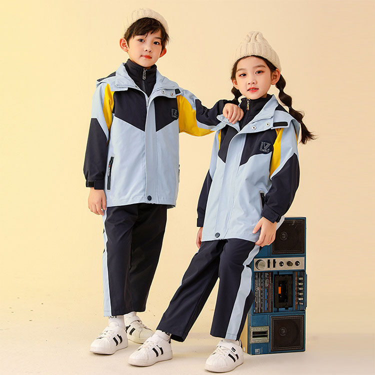 【送料無料】 スポーツスーツ スポーツ ジュニア 子供 キッズ 3点セット ジャケット パンツ 男の子 女の子 冬 修学旅行 運動会 部活 上下 セット 部屋着 おしゃれ 吸汗速乾 防寒 通学 スクール サッカー 野球 室外 アウトドア 100 110 120 130 140 150 160 170 180 190