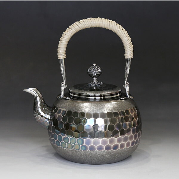 リムテー 日本製 一守堂 純銀・湯沸し800cc 伝統工芸士 渡邉和也作 亀甲 荒し紋 万両摘み/ is