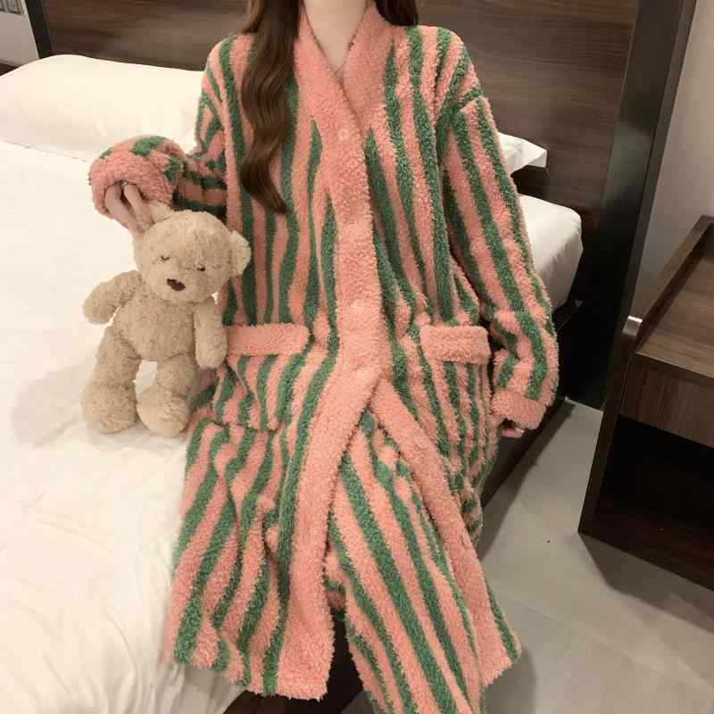 ルームウェア レディース 女性用 パジャマ ガウン セットアップ 前開き カーディガン サンゴフリース もこもこ ふんわり 裏起毛 厚手 あったか 保温 ストライプ ボーダー ロング丈 Vネック 長袖 長パンツ 秋冬 リラックスタイム