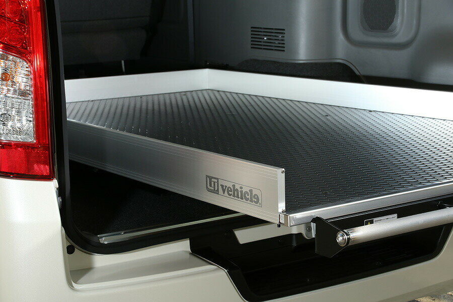 UI vehicle �桼�����ӡ����� NV350�����Х� ���饤�ɥե��� NV350�����Х� DX 3/6�;��