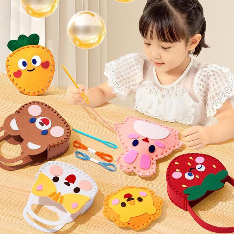 ガイド穴付き キッズ 手芸キット 子供 ぬいぐるみ バッグ 知育 苺 フェルト ソーイングキット ハンドバッグ 6個セット ハンドメイド ミニバック 裁縫キット アニマル 6個セット ウサギ パンダ DIY 裁縫材料 手作り 玩具 おもちゃ 幼稚園 教具 プレゼント 2