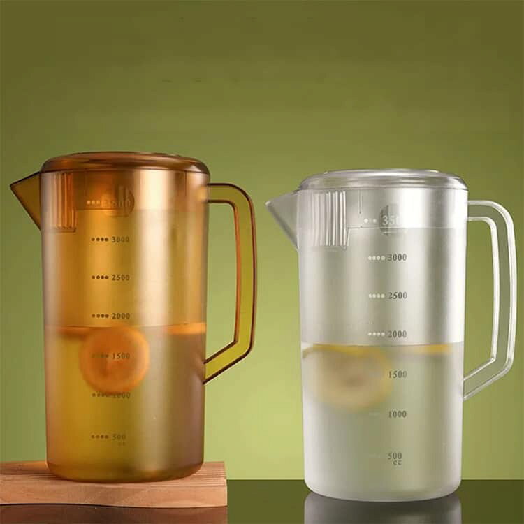 ちっとしょっぷのピッチャー 飲料水 割れない 5L 業務用 3.5L 2.4L 大容量 注ぎやすい 軽い 丈夫 2個セット 冷水筒 広口 炭酸 水出し 飲食店 卓上用 割れにくい お茶 2個セット 洗いやすい お手入れ簡単 冷蔵庫 目盛付 飲料水 冷蔵庫 飲料ディスペンサー タンブラー 水筒｜アングル2
