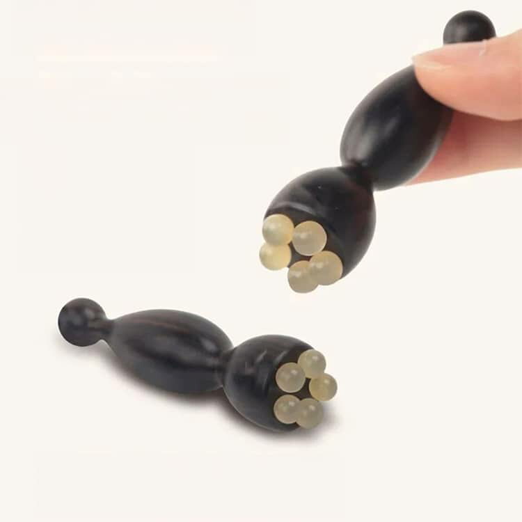 ちっとしょっぷの2個セット 蓮の実 2個セット 美顔器 経絡 フェイスローラー 小顔 ツボ押し ひょうたん型 むくみケア 目元ケア 蓮モチーフ スキンケア 美顔器 耳ツボスティック 表情筋 フェイスライン健康グッズ フェイスマッサージ 目元美容 コンパクト｜アングル2