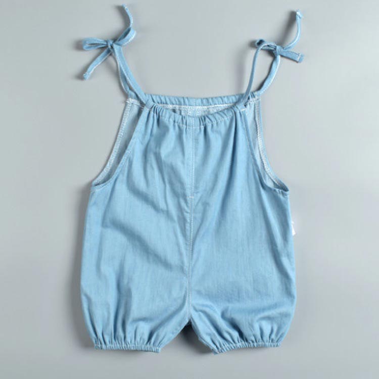ちっとしょっぷの女の子 オールインワン オーバーオール サロペットパンツ 夏 夏 デニム 短パンコーデ 春 男の子 ベビー 子供服 女児 男児 キッズ ショートパンツ シンプル パンツ 夏着 カジュアル 女の子 通学 春夏 入園式 ベビー服 卒園式 オシャレ 短パン 無地 デニムサロペット｜アングル3