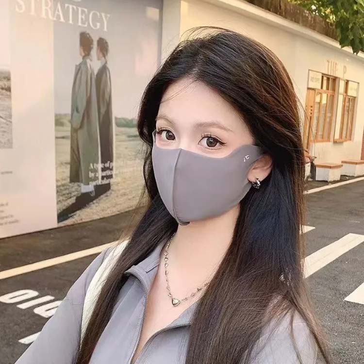 ちっとしょっぷの紫外線対策マスク 夏用 uvカットマスク 冷感 UVカット マスク フェイスカバー 立体マスク 立体 接触冷感 マスク フェイスマスク 4枚セット マスク 夏用マスク ランニングマスク ネックガード ひんやり 夏用 UVカット 冷感 スポーツマスク｜アングル3
