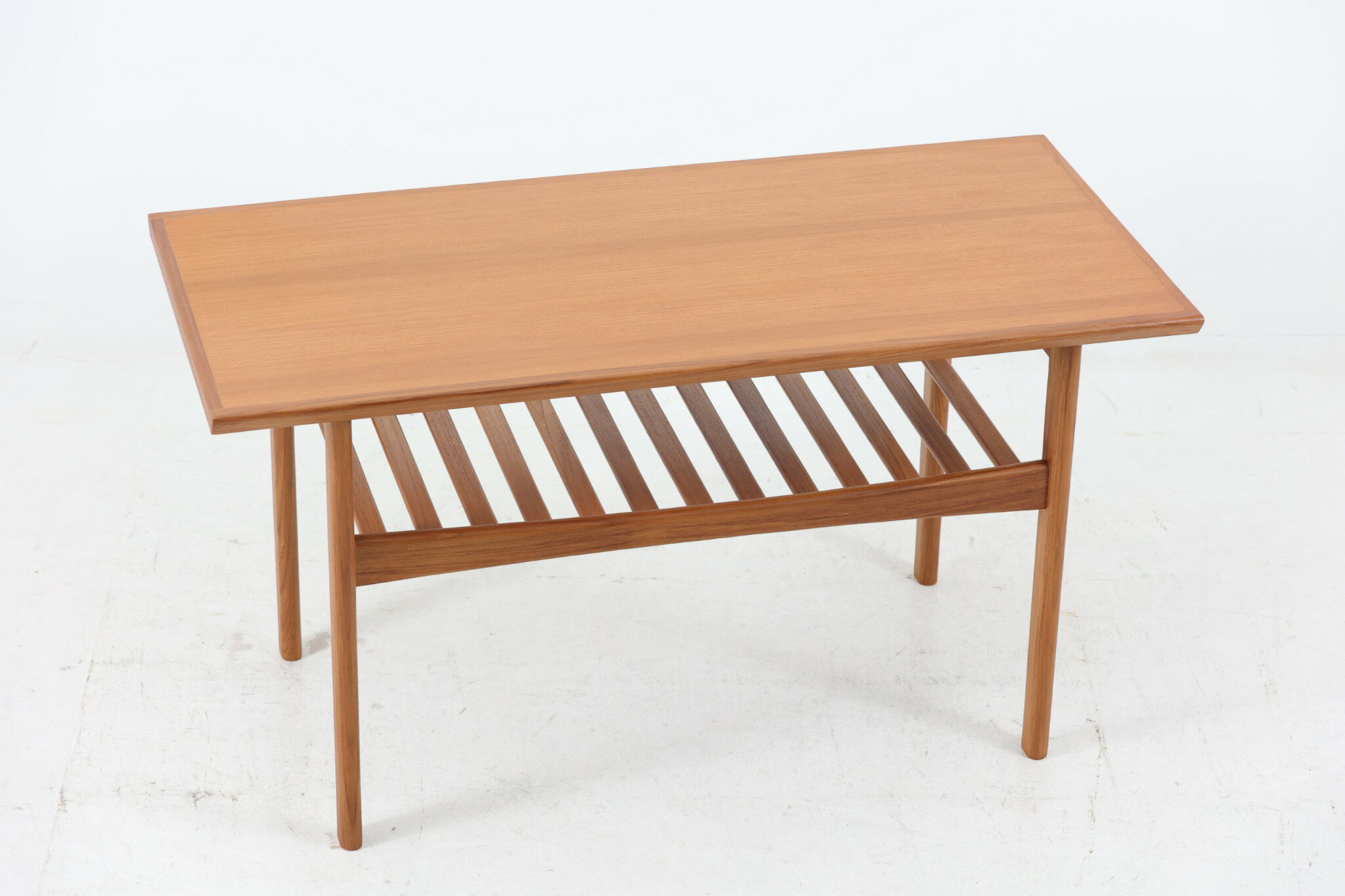 CHLOROSクロロス　Foundation ソファテーブル 108cm【ソファテーブル リビングテーブル カフェ 北欧家具 デザイン チーク無垢材 チーク材 天然木 おしゃれ シンプル 高品質 おすすめ】