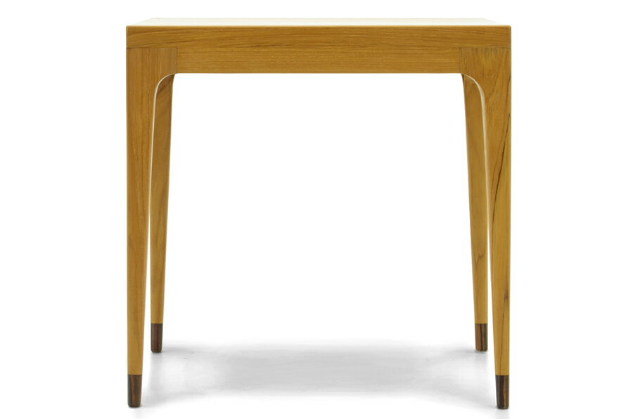 CHLOROSクロロス Antelope Leg サイドテーブル【サイドテーブル ナイトテーブル 北欧家具 デザイン チーク無垢材 チーク材 天然木 おしゃれ シンプル 高品質 おすすめ】