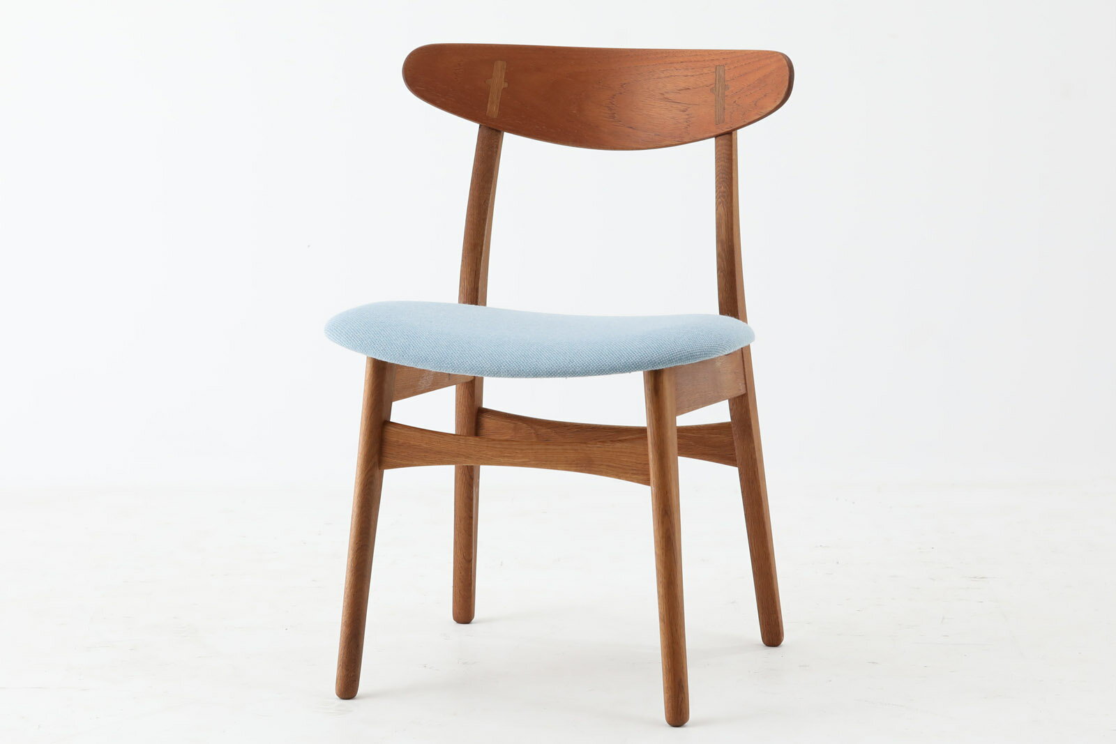 北欧家具ビンテージ　CH30　チーク×オーク材　Hans J.Wegner（ハンス・J・ウェグナー）Carl Hansen & Son（カール・ハンセン&サン）【アンティーク 北欧インテリア 木製椅子 デザイナー 希少 1点物 おしゃれ】