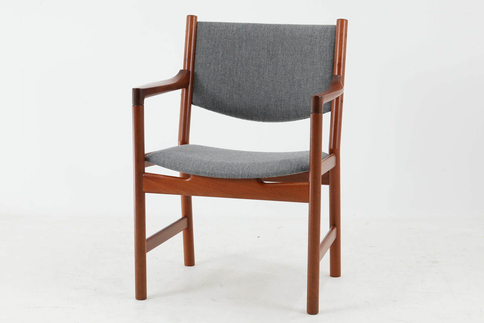 Hans J.Wegner（ハンス・J・ウェグナー）　アームチェア　JH250　マホガニー材　Johannes Hansen（ヨハネス・ハンセン） 【デンマーク製 アンティーク ダイニングチェア パソコンデスクチェア おしゃれ インテリア おすすめ】