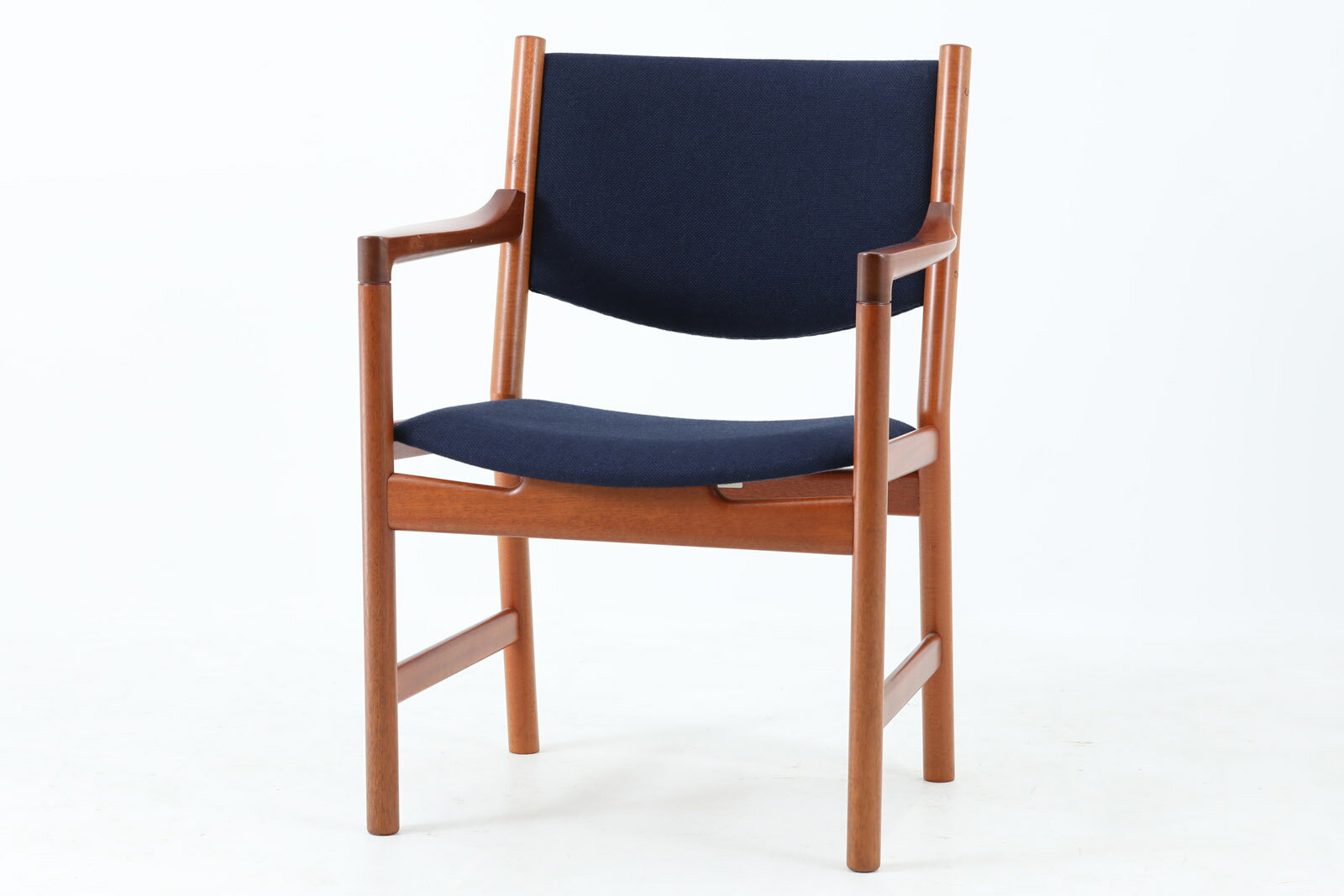 Hans J.Wegner（ハンス・J・ウェグナー）　アームチェア　JH250　マホガニー材　Johannes Hansen（ヨハネス・ハンセン） 【デンマーク製 アンティーク ダイニングチェア パソコンデスクチェア おしゃれ インテリア おすすめ】