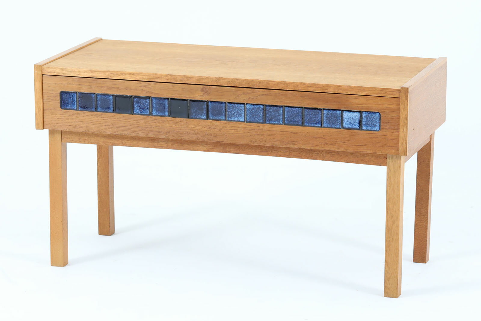 樂天商城 - ワイドチェスト　オーク材　タイル　幅80cm　北欧家具ビンテージ【アンティーク 北欧インテリア おしゃれ リビング 収納家具】