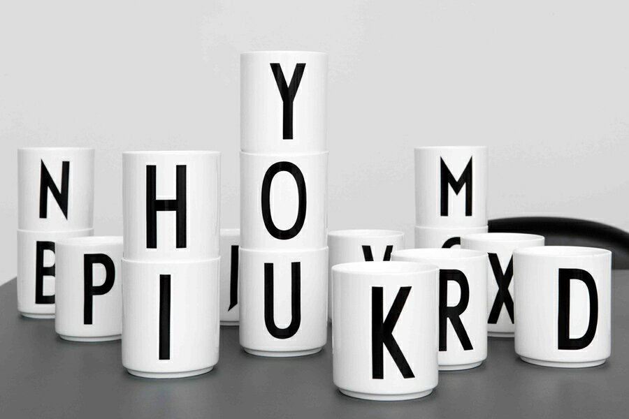 【在庫限り】【再入荷なし】 DESIGN LETTERSデザインレターズ　Arne Jacobsen アルネ ヤコブセン　パーソナルポーセリンカップ（A～M）　ホワイト【北欧雑貨 デンマーク インテリア アルネヤコブセン おしゃれ 食器 マグカップ コップ グラス】 chloros-10009838 CHLOROS (クロロス) サンプル画像2