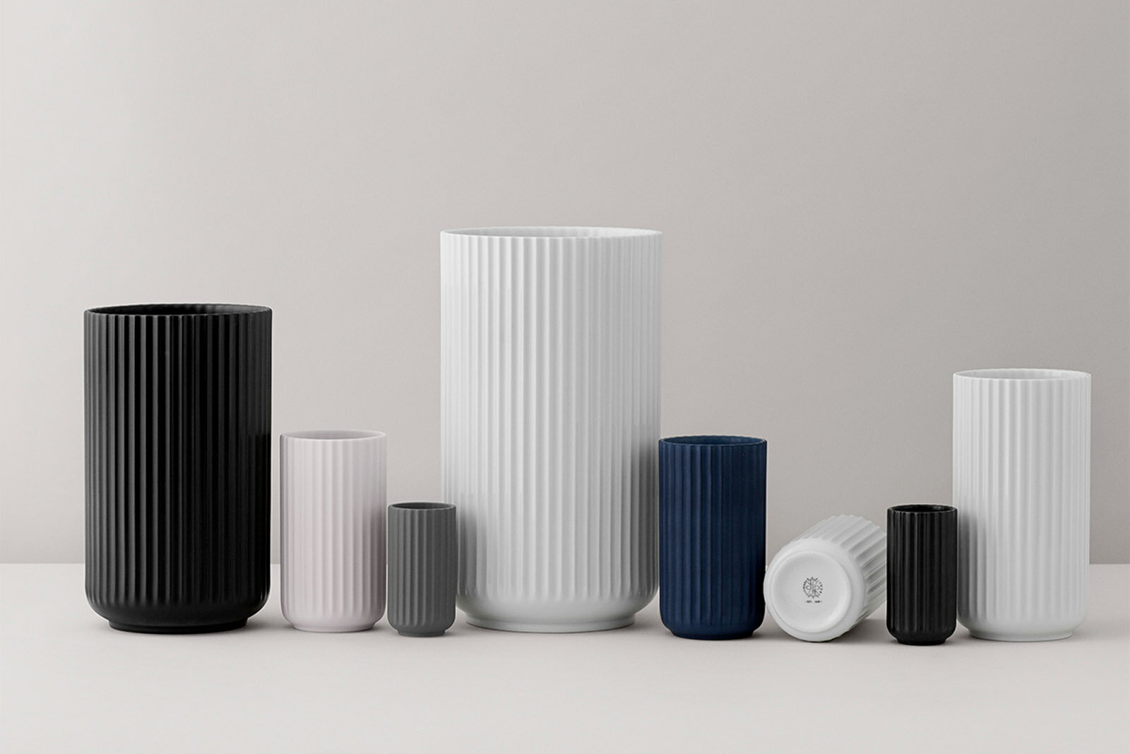 Lyngby PorcelainLyngby Porcelain（リュンビュー・ポーセリン）　フラワーベース　高さ15cm　ホワイト【北欧雑貨 フラワーベース 花瓶 デンマーク 陶器 モダン リビング モノトーン おしゃれ ビンテージ 白黒】