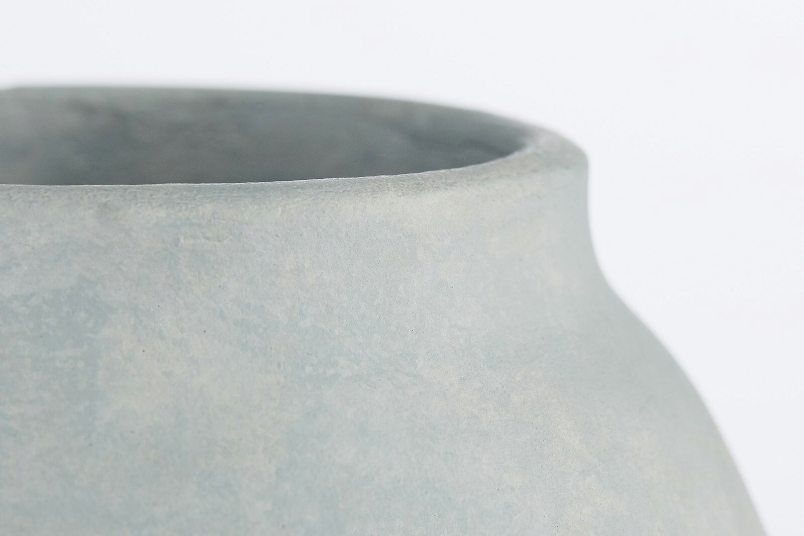 【在庫限り】【再入荷なし】Lene Bjerre レトロ質感のフラワーポット Asielle ペールブルーカラー 高さ10cm【北欧 インテリア 雑貨 クラシック おしゃれ モノクロ モダン レトロ ビンテージ シンプル ナチュラル 花瓶 観葉植物 鉢 [2]