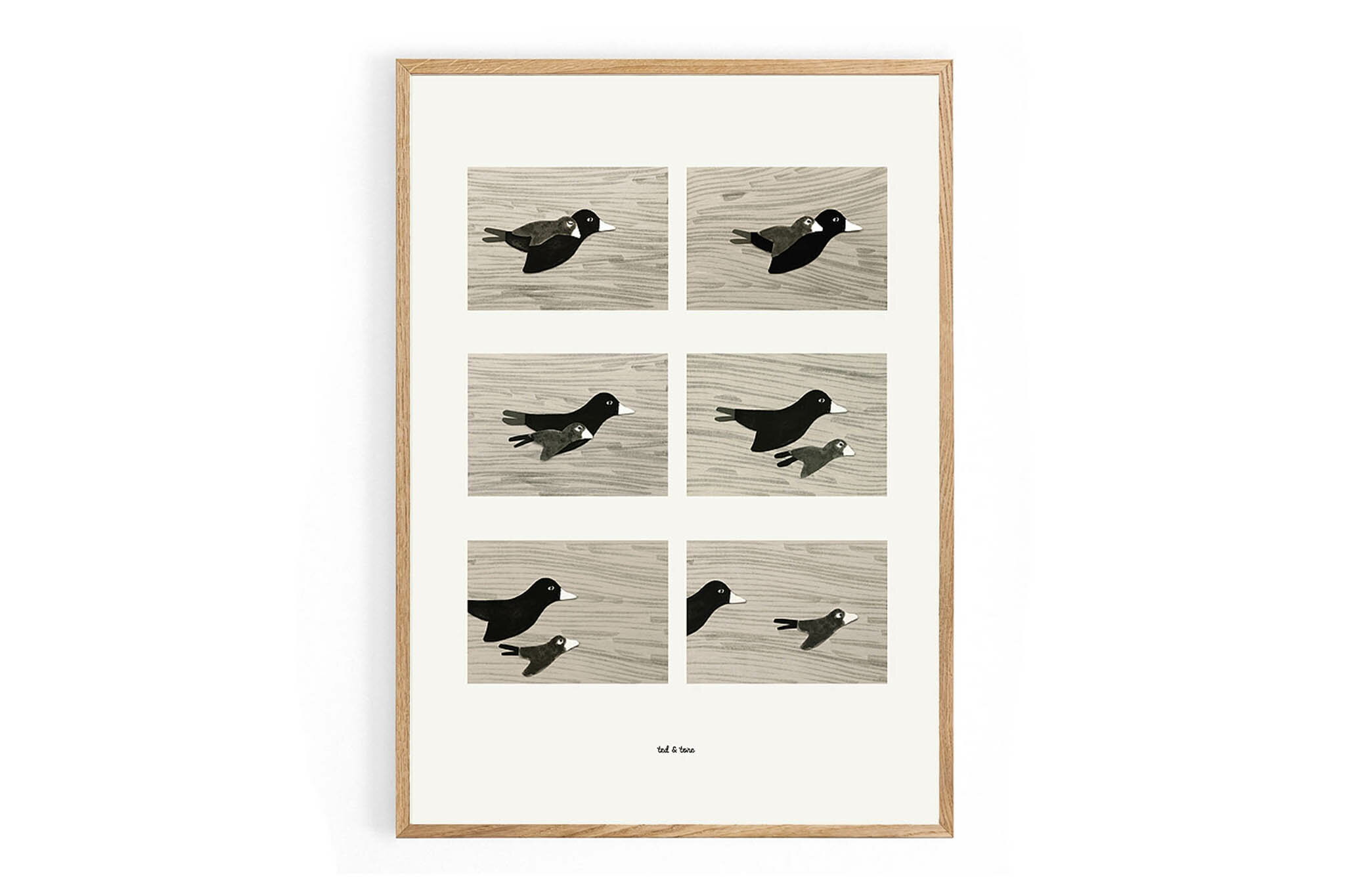 Ted & Toneはオランダのイラストレーションブランドです。2003年に4体の手作り人形から始まったTed & Toneは、子供たちのスペース向けに遊び心のあるデザインで環境に優しい素材のプリントを提供することに重点を置いています。ミニマルなアースカラーを基調として子供から大人まで楽しめるような素敵なタッチの作品です。 商品コード 148xTT003-A3 ブランド Ted & Tone（オランダ） デザイナー − サイズ 297 × 420mm（A3） 素材 農業廃棄物原料紙（295gsm） ※無漂白のため薄く茶色がかった用紙になります。 原産国 オランダ 　 商品パッケージ なし（ビニール） お手入れ − 備考 >> ポスターフレーム（別売り） ポスターのみです。フレームは付属しません。 掲載画像はブランド提供のものを使用しておりますがモニタ等環境によっては色味などが若干異なって見える場合があります。 ポスターの淵や角には輸送による小さな折れやしわなどがある場合がございますのであらかじめご了承ください。 同サイズのポスターフレームを同時に購入された場合は、フレームにポスターを入れた状態でお届けします。 &nbsp; &nbsp;