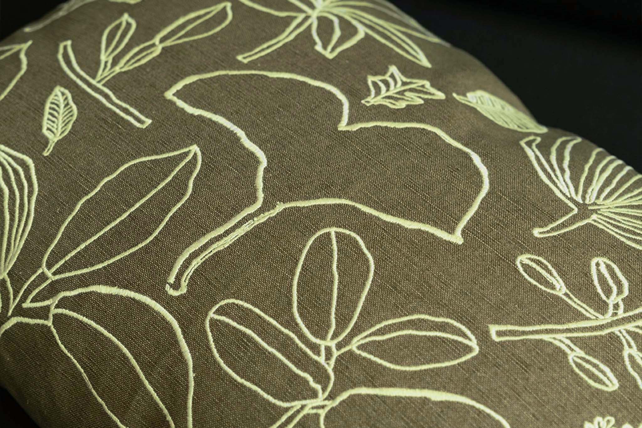 Fine Little Day ファインリトルデイ クッションカバー BOTANIC LEAVES グリーン 58×38cm 刺繍 リネン コットン 綿 麻 ソファ 枕カバー ボタニカル 花 長方形 北欧インテリア 北欧雑貨 リビング雑貨 北欧デザイン