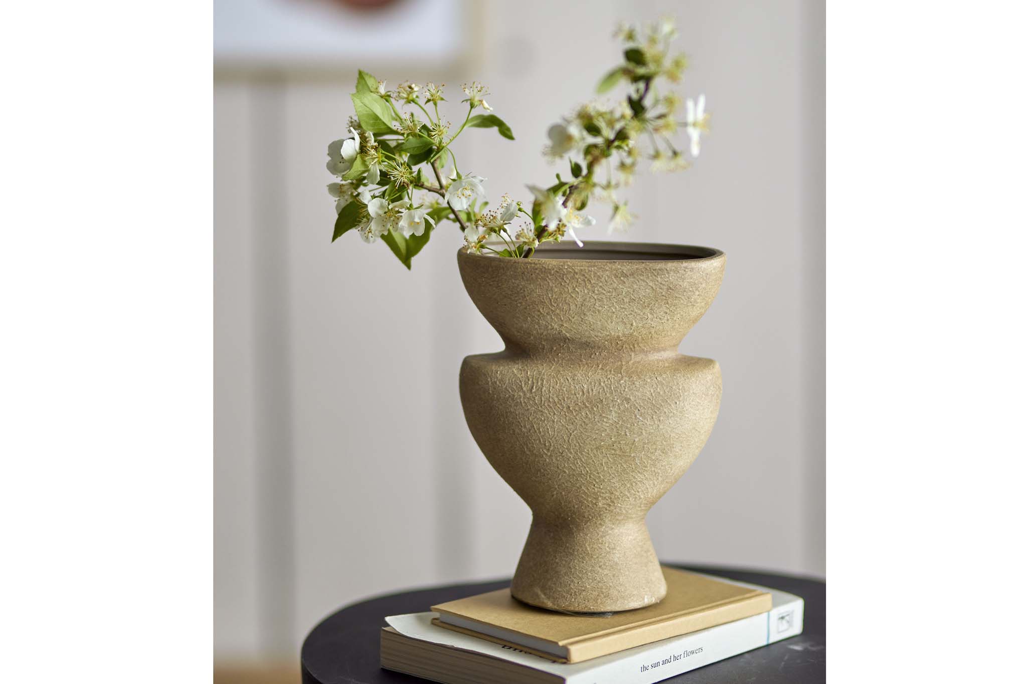 Bloomingville ブルーミングヴィル ナチュラルな色合いのテラコッタ製フラワーベース/花瓶 Cristel Deco Vase 【北欧雑貨 インテリア おしゃれ モノトーン モノクロ シンプル モダン ナチュラル 置物 オブジェ デコレーション 花瓶 フラワーベース プランター おすすめ [3]