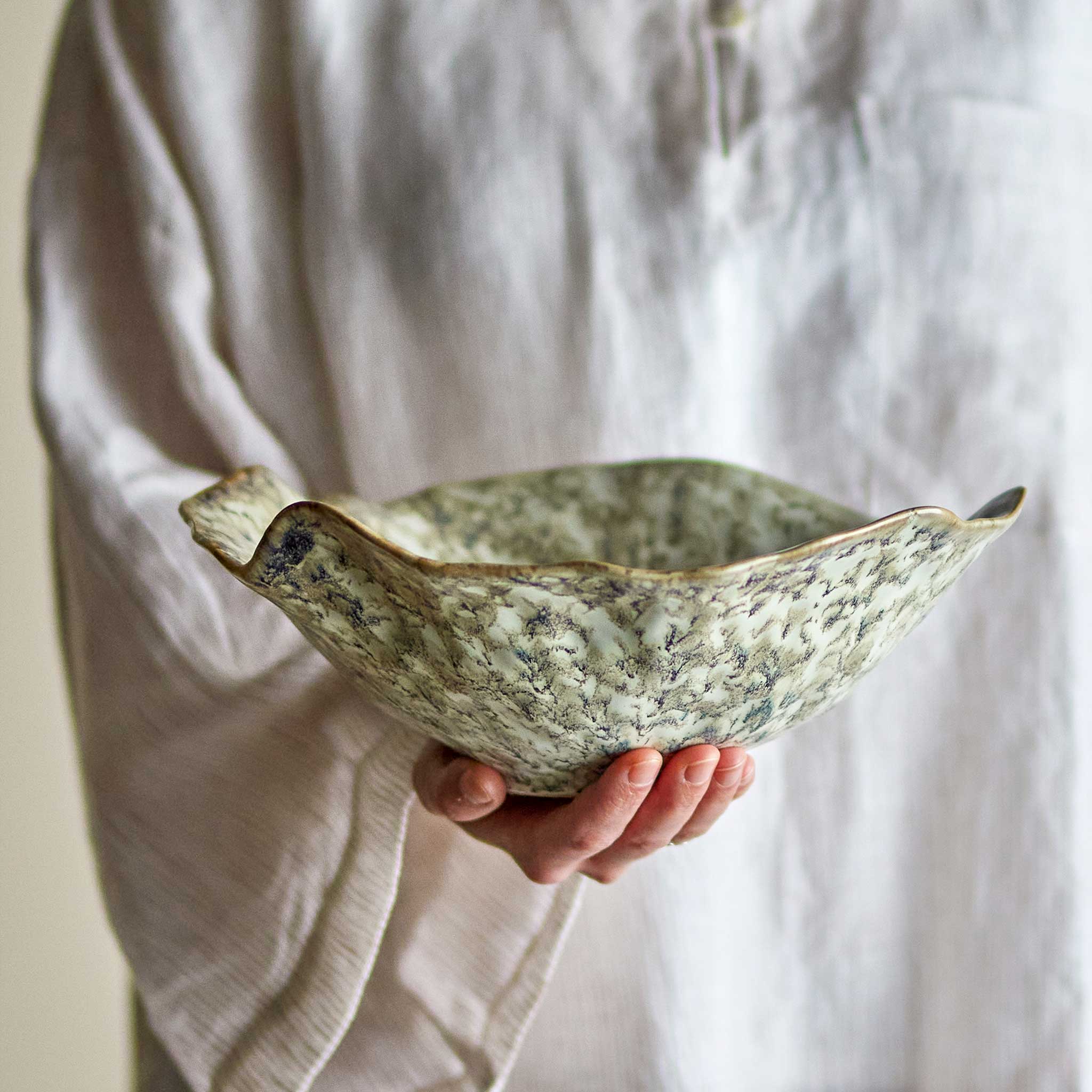 Bloomingville ブルーミングヴィル 有機的なフォルムの装飾ボウル Lennon Bowl 釉薬 アート ストーンウェア マーブル模様 フルーツボウル センターピース 北欧雑貨 デザイン 日本 正規品 インテリア おしゃれ ナチュラル 置物 [2]
