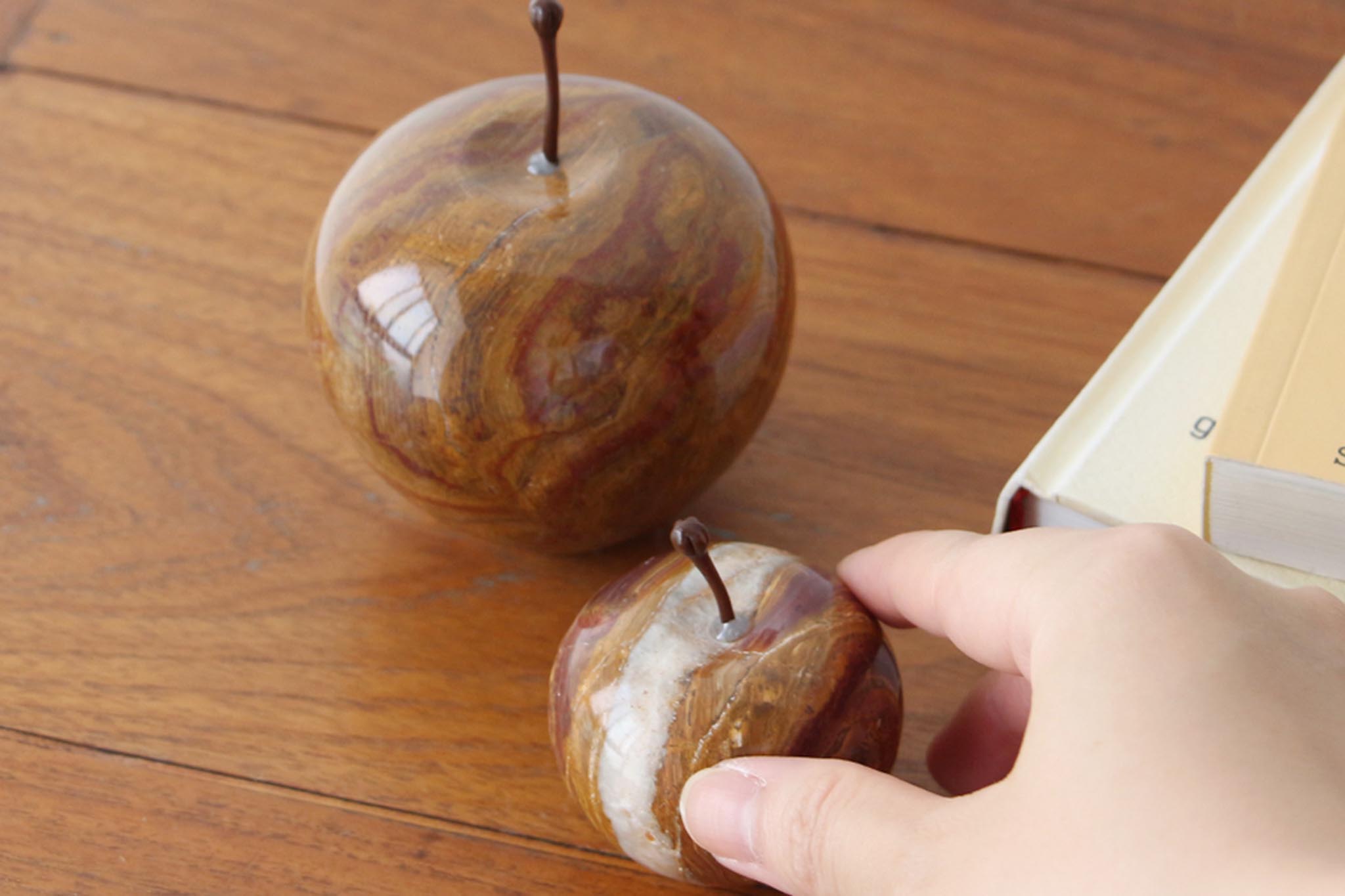 DETAIL ディテール Marble Apple 大理石のリンゴオブジェ/置物 Large サイズ ブラウン 【北欧雑貨 インテリア 人気 おすすめ 大理石 マーブル おしゃれ モノトーン モノクロ シンプル モダン ナチュラル 置物 オブジェ デコレーション アートピース】 [2]
