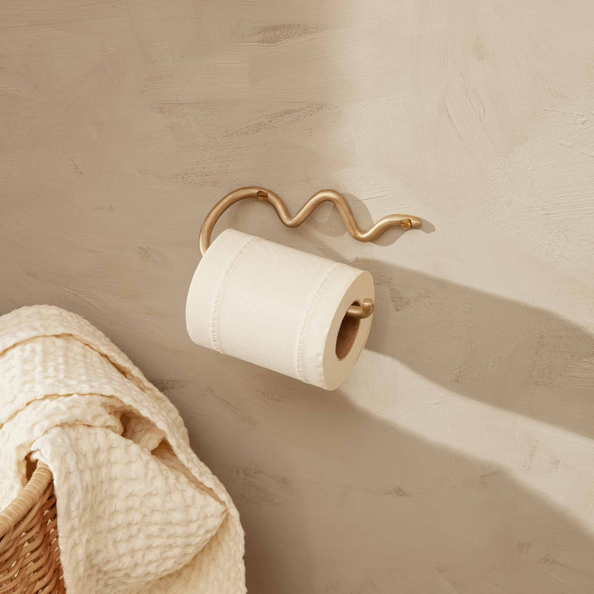 Ferm Living���ե������ӥ󥰡��������ͭ��Ū�ʷ����Υ����Х��奢 �ȥ���åȥڡ��ѡ��ۥ������Curvature Toilet Paper Holder���֥饹�����̲����� ����ƥꥢ ������� ��Υȡ��� ��Υ��� ����ץ� ����� �ʥ����� �եå� �ȥ���åȥڡ��ѡ��ۥ���� ������ե�