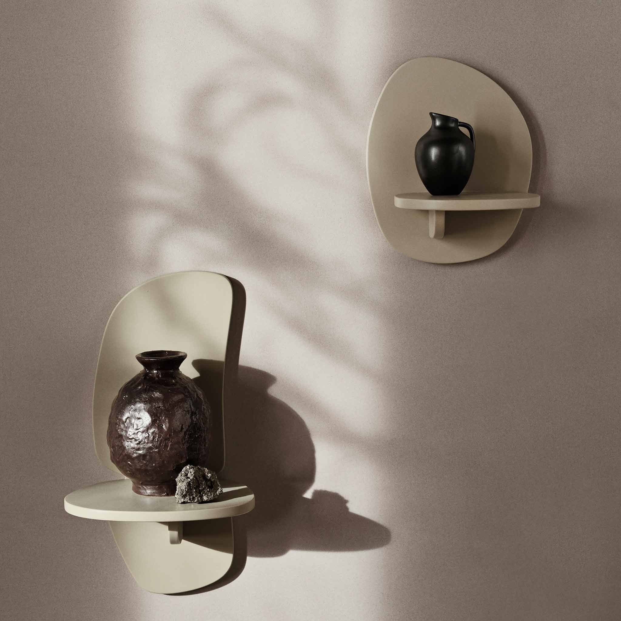Ferm Living ファームリビング チャコールカラーと滑らかなフォルムが特徴のミニベース Ary 高さ10cm mini vase M charcoal 北欧 インテリア 花器 陶器 ミニベース フラワーベース 小型 花瓶 ストーンウェア [3]