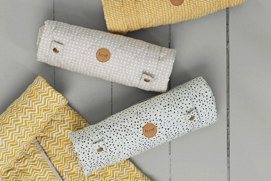 【在庫限り】【再入荷なし】 ferm LIVING　オーガニックコットン100%　両面使えて丸めれる　ブランケット　Mint Dot【北欧雑貨 デンマーク ひざ掛け おしゃれ 赤ちゃん用 子供用 ベビー用品 タオルケット 毛布 寝具 モノトーン】 2