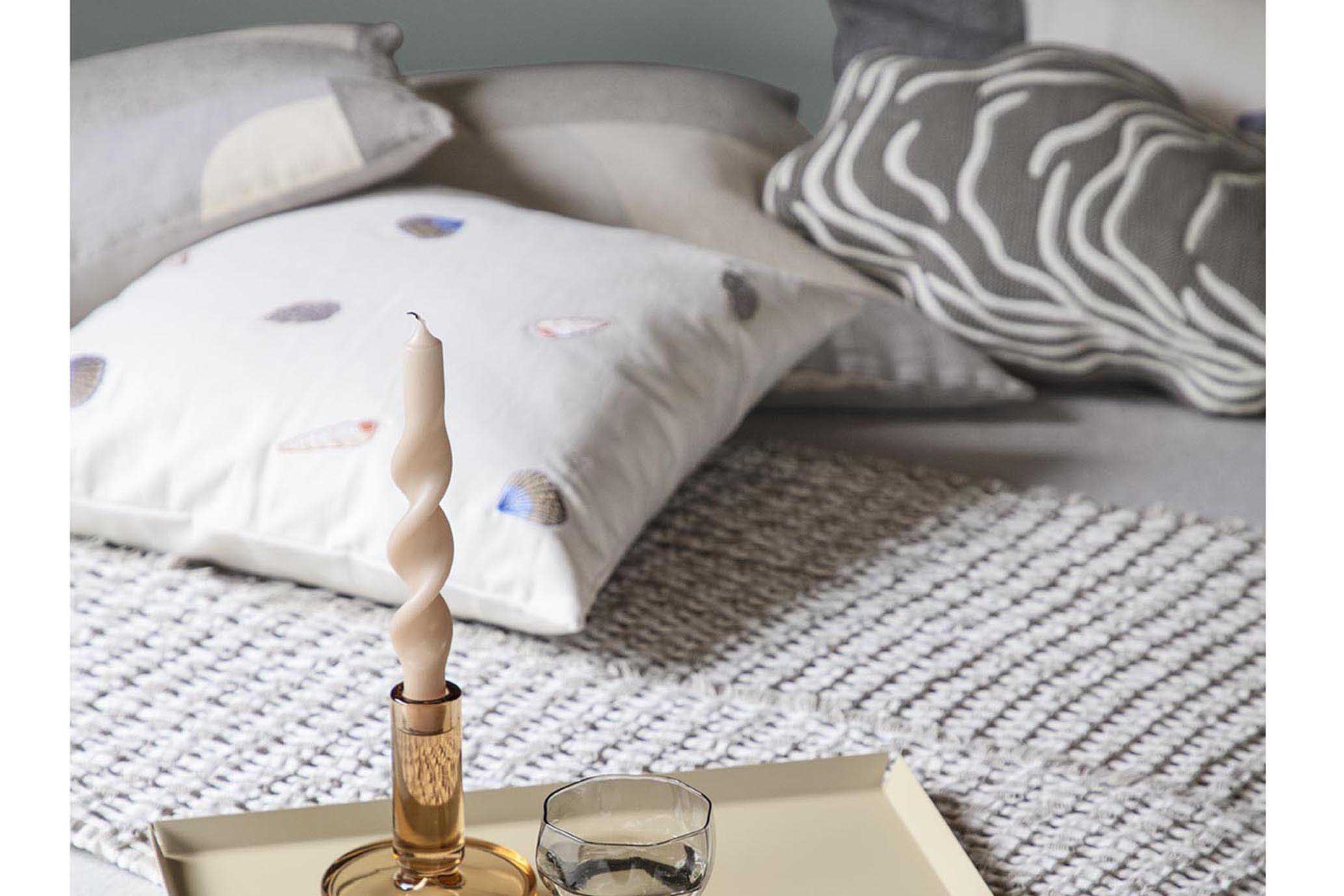 Broste Copenhagen コットン製クッションカバー KARLA 長方形 ウォームベージュ【北欧雑貨 デンマーク シンプル モダン モノトーン おしゃれ インテリア 暮らし モノクロ 可愛い おすすめ レトロ ビンテージ ナチュラル】 [2]