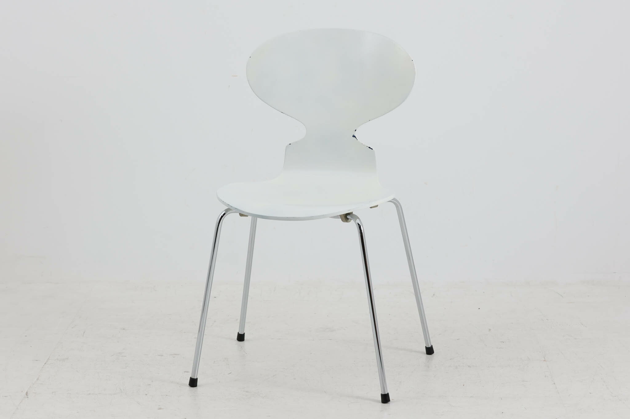 Rakuten - Fritz Hansen(フリッツ・ハンセン)　アントチェア　ホワイト　Arne Jacobsen(アルネ・ヤコブセン)　北欧家具ビンテージ【アンティーク デザイナー家具 本物 希少 おしゃれ】
