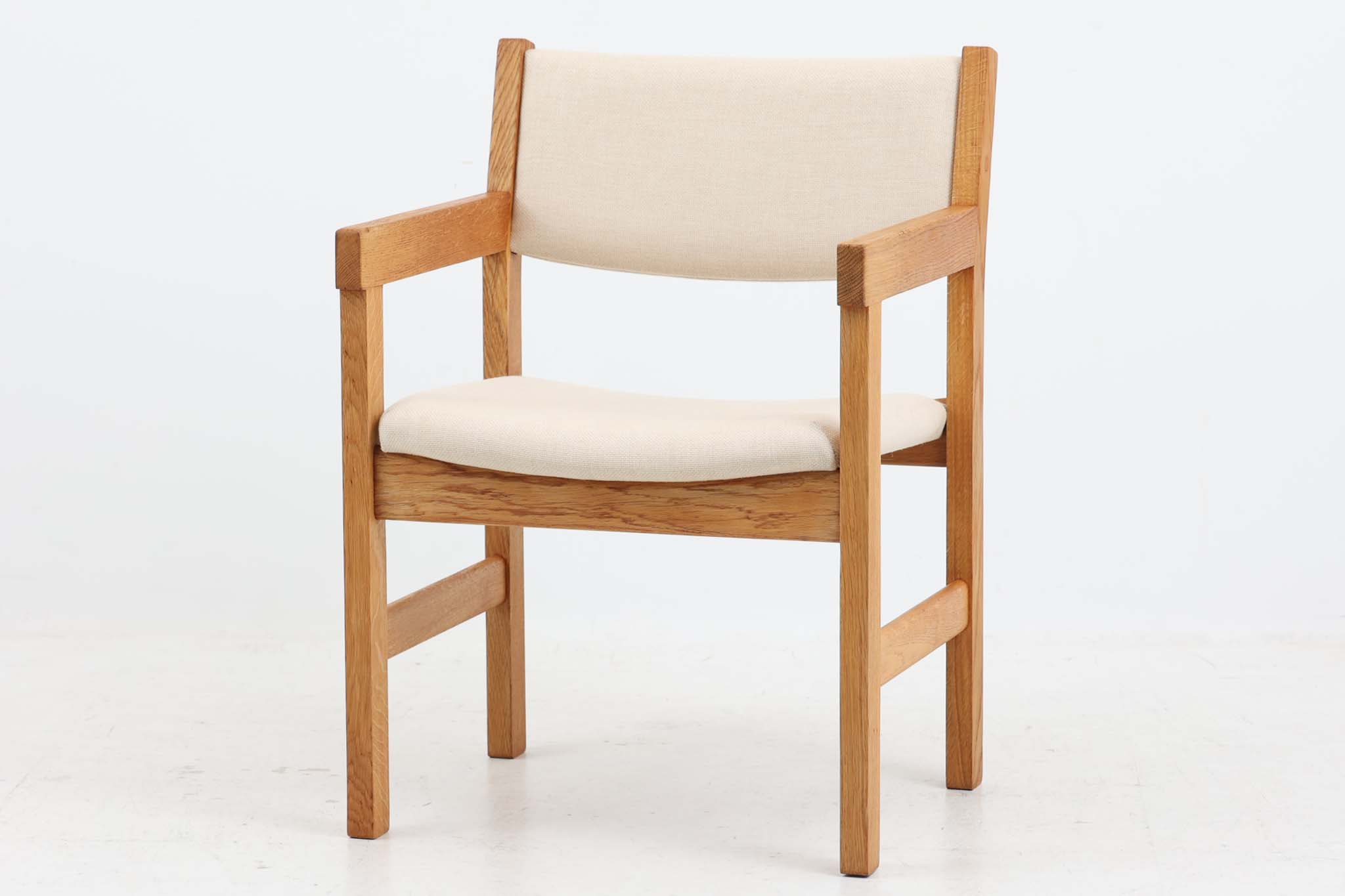 北欧家具ビンテージ　アームチェア　オーク材　Hans J.Wegner（ハンス・J・ウェグナー）　GETAMA/ゲタマ
