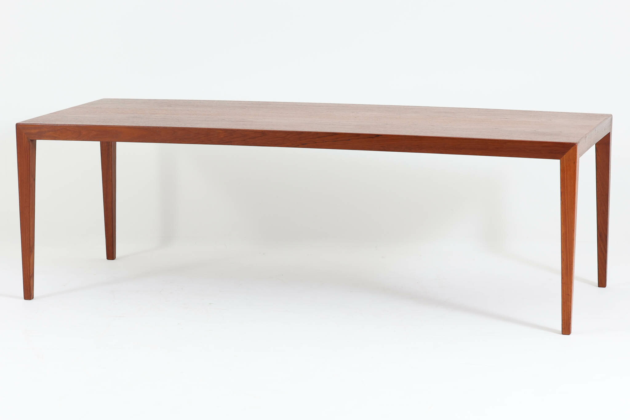 Rakuten - センターテーブル　Haslev(ハスレヴ)　幅149cm　チーク材　北欧家具ビンテージ　デンマーク製【アンティーク ナイトテーブル 北欧インテリア おしゃれ デンマーク モダン モノトーン】